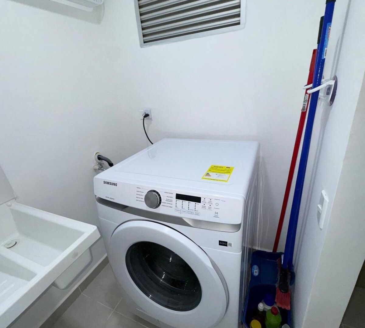 Apartamento Cerca Al Aeropuerto En